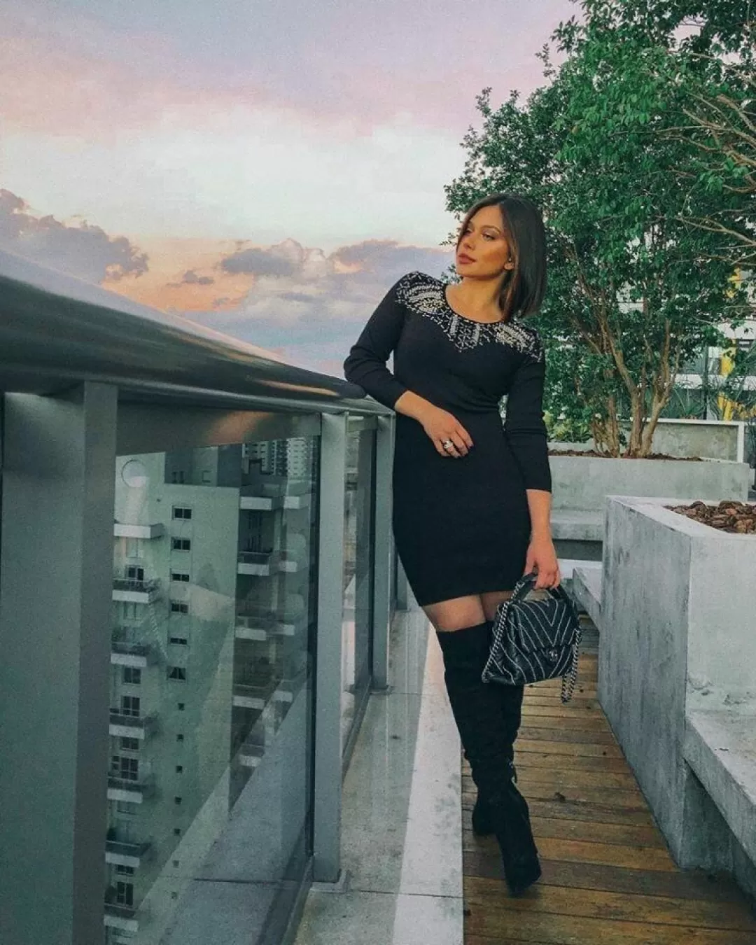 Miss Misses - Vestido Miss Misses com bordado no decote Preto - 10012436